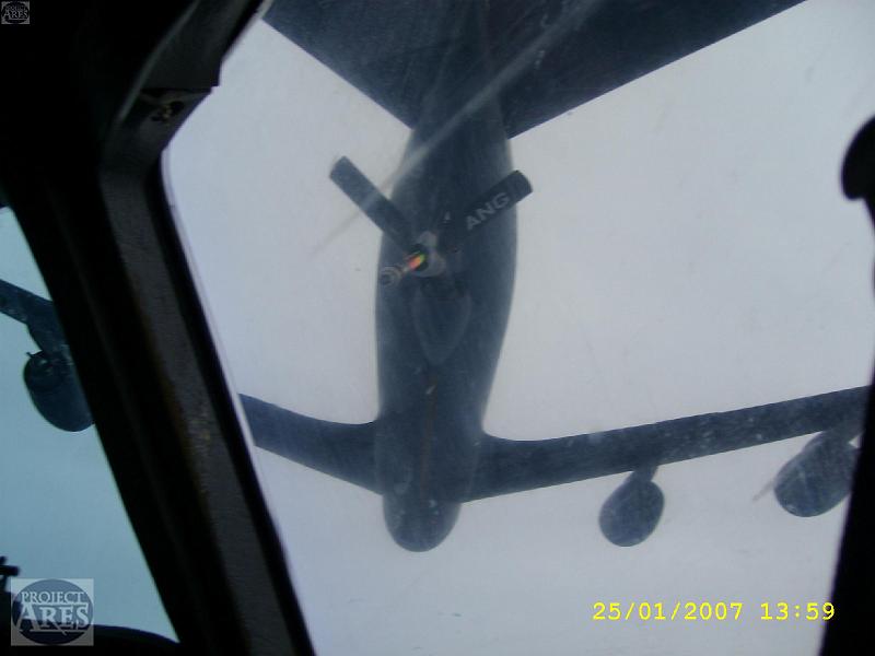 Foto 1.JPG - Tankovanie za letu
